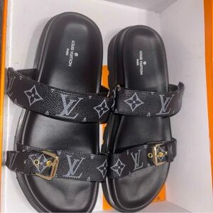 Women’s size 7 Louis Vuitton Bom dia sandals